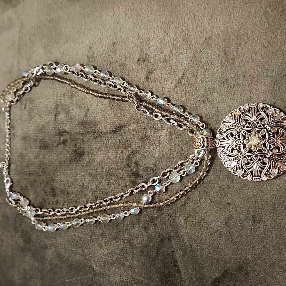 Nina Ricci For Avon Necklace